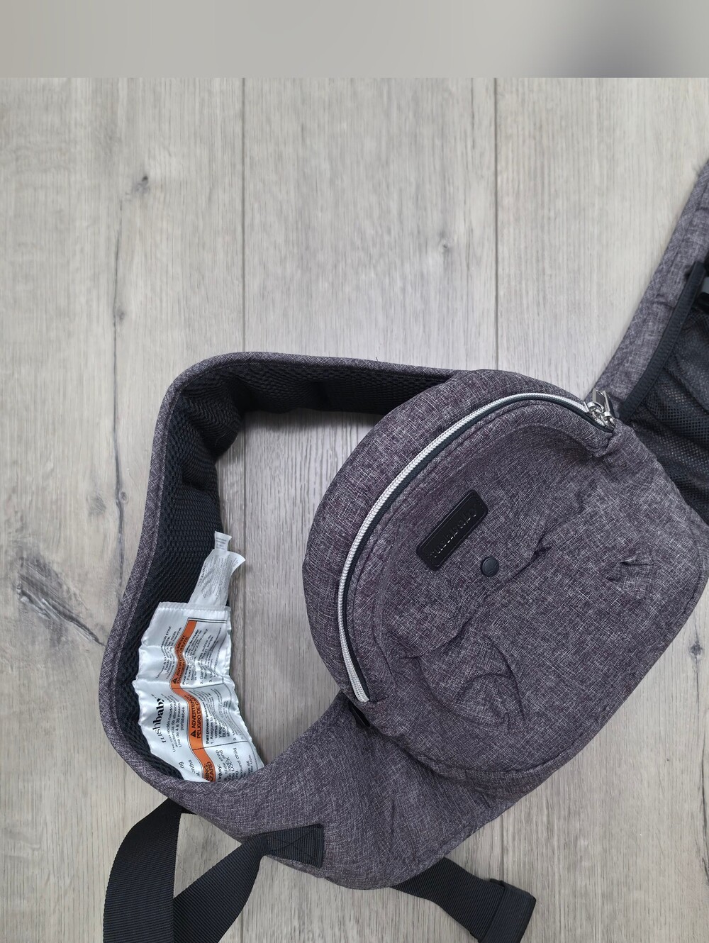 The Tushbaby Lite Hip Carrier - Charcoal